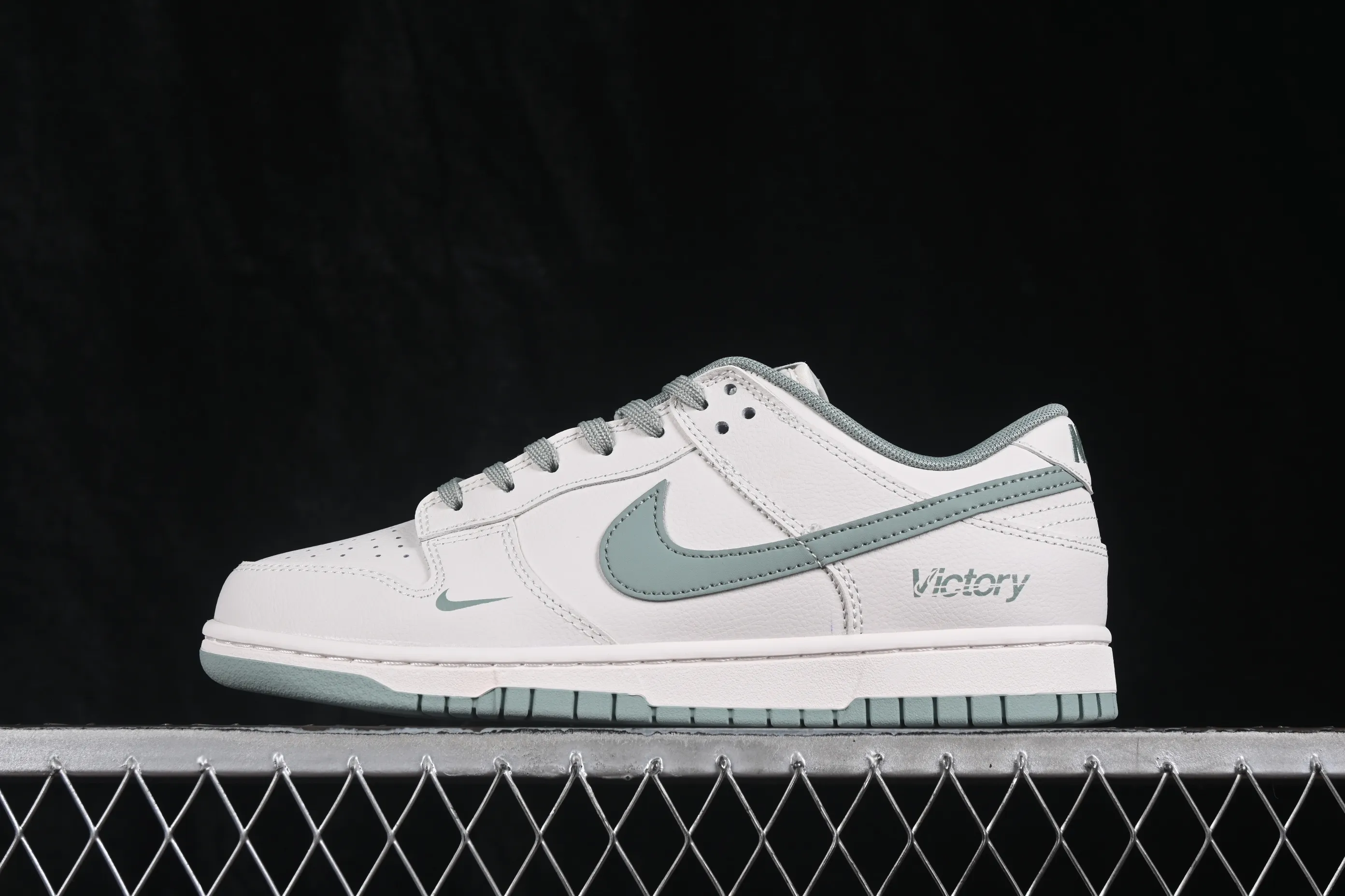 All categories Nk SB Dunk series Nk SB Dunk Low low-top sneakers Nike SB Dunk Low low-top casual sneakers WG0320-142